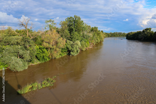 Foto Scenic summer landscape in Lunca Muresului National Park, Romania, Europe