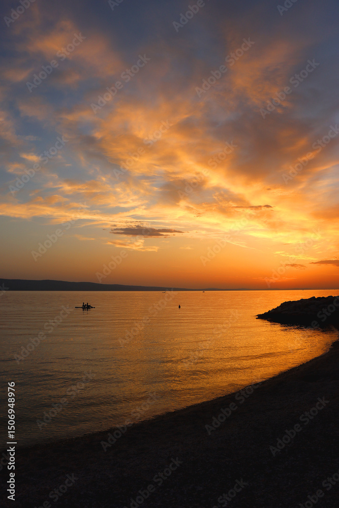 Obraz premium Beautiful sunset on the beach in Omis, Croatia.