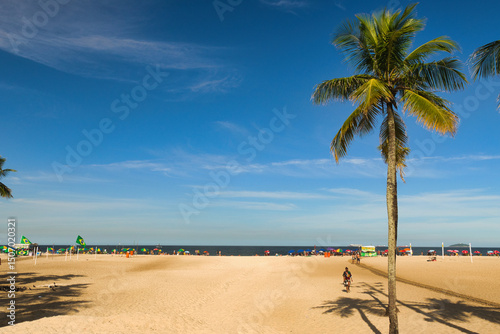 Fototapeta Naklejka Na Ścianę i Meble -  Rio de Janeiro, Brazil, May 19, 2025: Copacabana Beach is a beach located in the Copacabana neighborhood, in the South Zone of the city of Rio de Janeiro, Brazil. Beautiful blue skies and golden sand