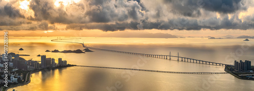 Panel kuchenny z motywem Major sea-crossing bridge connecting islands over the ocean at sunset near Hong Kong and Macau.