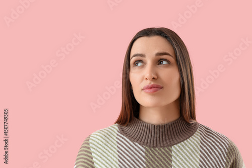 Wondering young woman on pi...