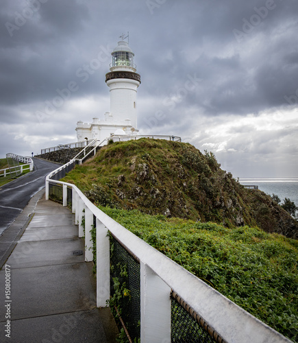 Obraz na plátně Byron Bay lighthouse on a grey and stormy day