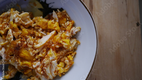  delicious homemade scrambled eggs
 photo