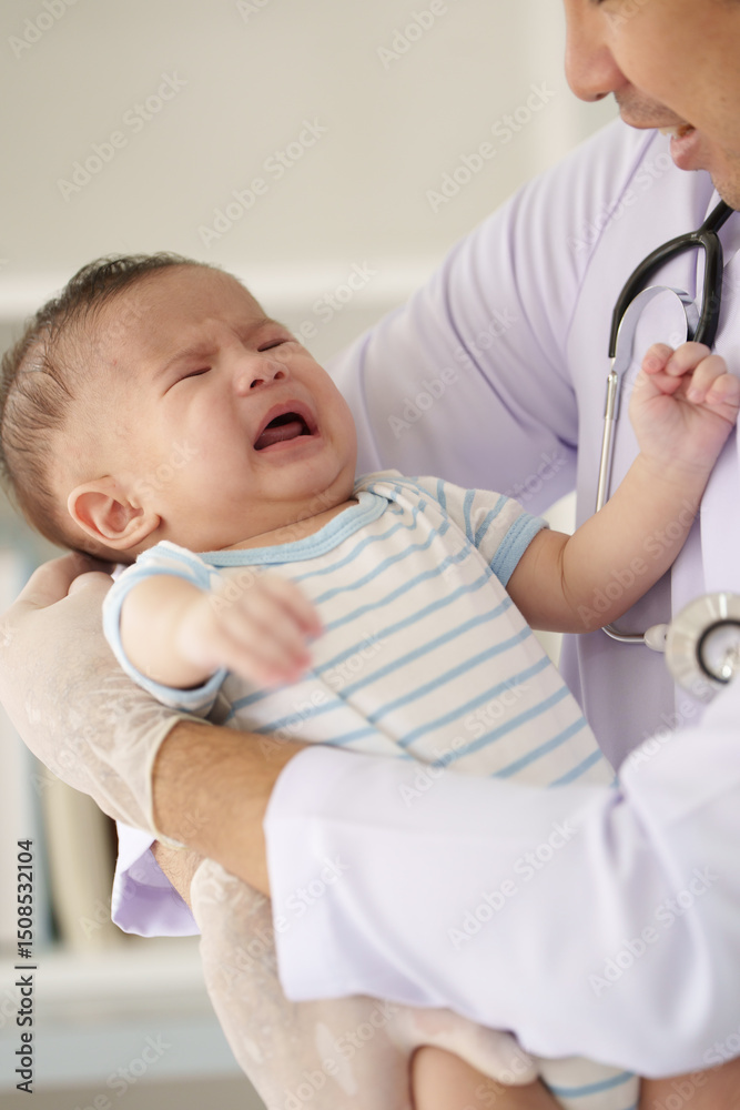 Doctors are gently vaccinating a boy in a clinic to ensure that the baby is healthy, protected and protected from disease by building immunity. Doctors are gently vaccinating a boy in a clinic to ensure that the baby is healthy, protected and protected from disease by building immunity.