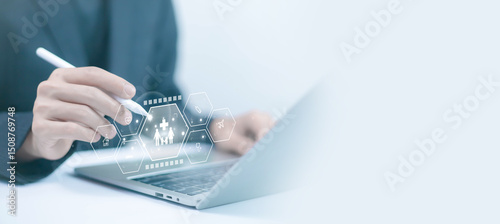 Fotografie An insurance agent explained the company's new policy which covers auto home hea