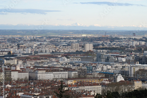 Fototapeta Naklejka Na Ścianę i Meble -  panoramic view of the city of Lyon