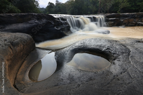 Tat Ton is a beautiful waterfall with water flowing all year round, On top of it, the water cascades down wide rock plateaus, with big trees lining up on both side of the stream
Chaiyaphum ,THAILAND