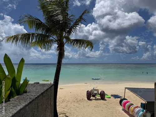 Fototapeta Naklejka Na Ścianę i Meble -  tropical paradise beach