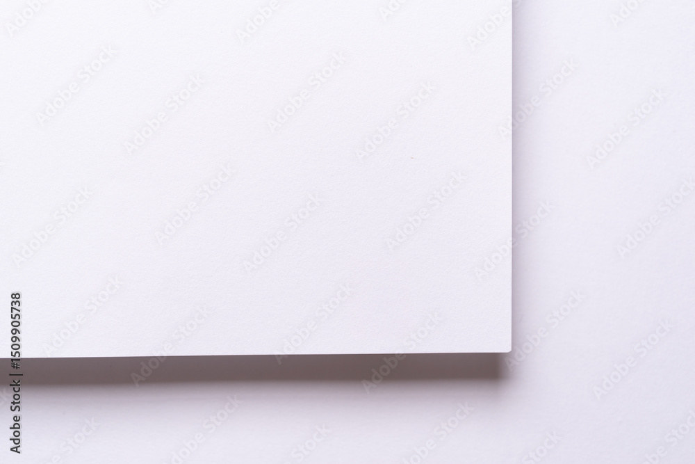 Fototapeta premium 白背景に白いカード