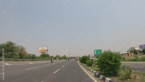 Travel on Indian National Highways from Mathura to New Delhi, car point of view