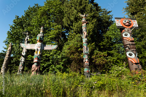 Wallpaper Mural Stanley Park Vancouver Totem Poles First Nations Indigenous Canada Torontodigital.ca