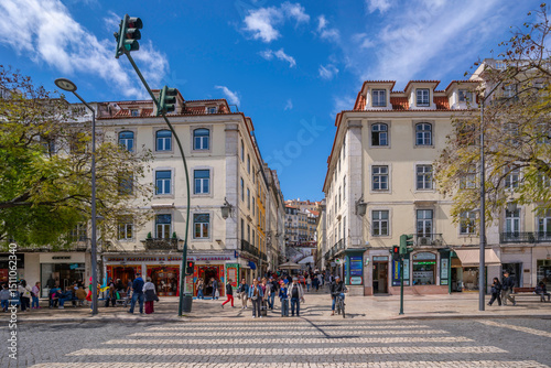 View of cafes and restaurants in Praca do Rossio in Lisbon city centre, Lisbon, Portugal, Europe