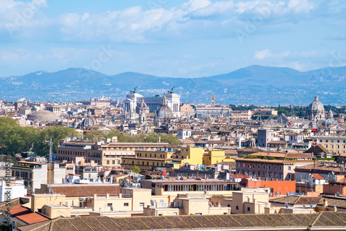 Fototapeta Naklejka Na Ścianę i Meble -  A panoramic view of the city of Rome, Italy.