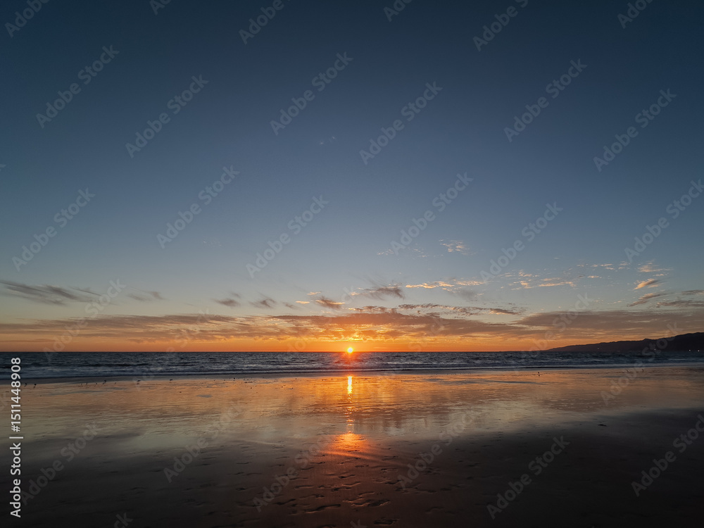 Obraz premium sunset over the sea