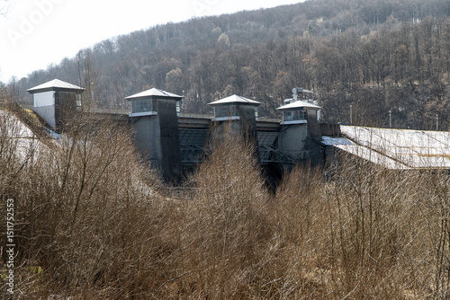 Zapora wodna w Myczkowcach 