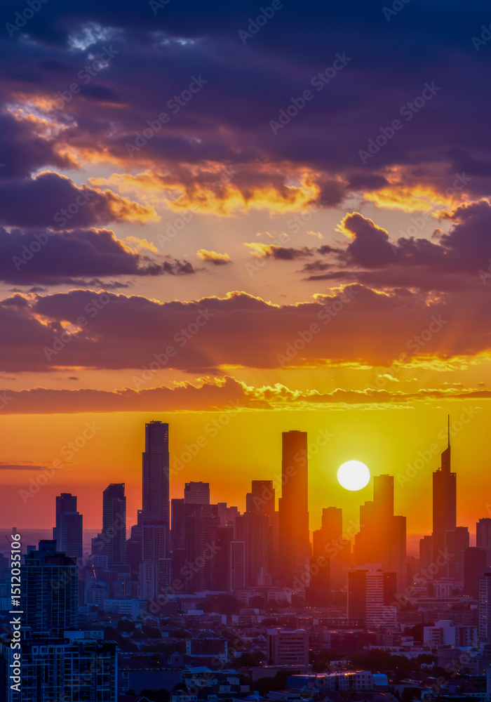 Fototapeta premium Golden Hour Cityscape Silhouette Dramatic Sunset Skyline Urban Panorama
