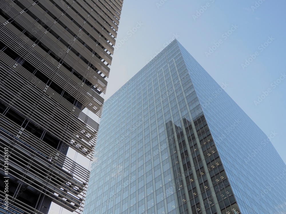 ビルと空。東京の高層ビル。 ビルと空。東京の高層ビル。
