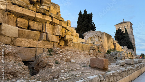 Canvas Print Ancient ruins bask in golden twilight, whispering tales of forgotten solstice ri