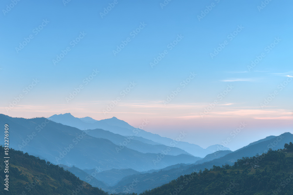 Obraz premium serene mountain ridge in bhutan during soft twilight captured from topdown perspective