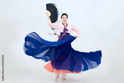 Fotografie Beautiful dancers performing traditional Korean dance in Yanbian, China