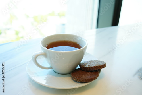 Cup of English Tea isolated on white saucer - 紅茶 白いカップ、ソーサー
