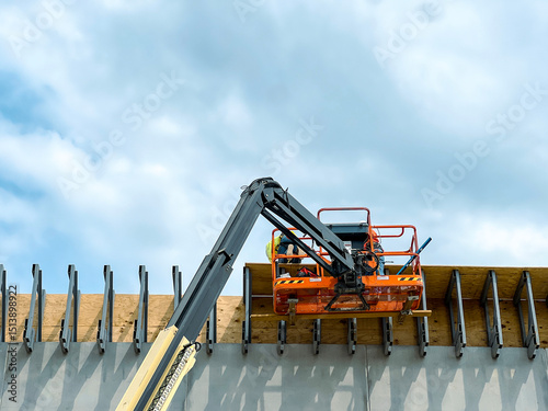 Εκτύπωση καμβά Mobile Crane Working on New Building Construction