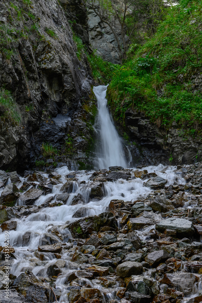 Fototapeta premium waterfall in the mountains