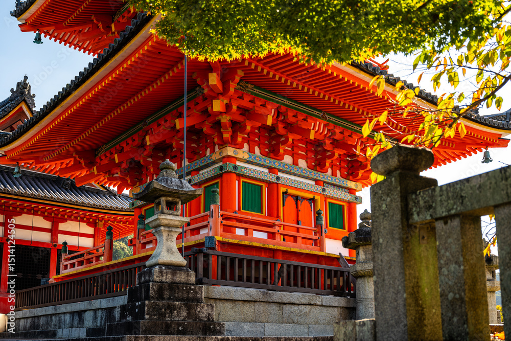 Obraz premium Vibrant Japanese Temple