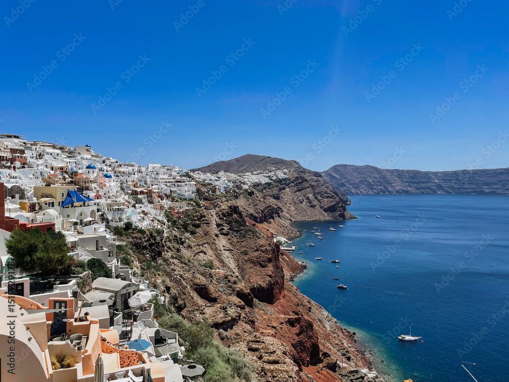 Naklejka premium Coastline in Santorini, Greece
