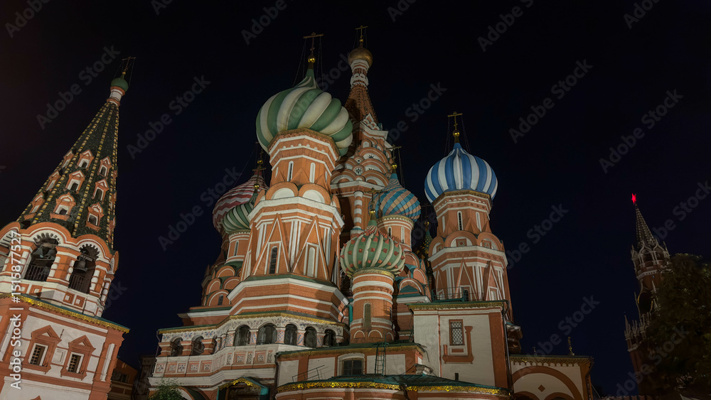 Obraz premium Cathedral in Moscow at night