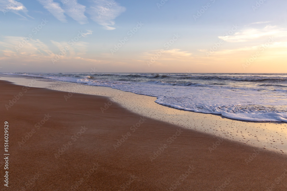 Obraz premium Sunrise on Ormond Beach in Ormond Beach, Florida
