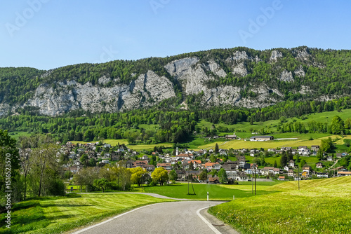 Fényképezés Welschenrohr, Dorf, Weissenstein, Grüenholz, Schattenberg, Wanderweg, Jura, Kalk