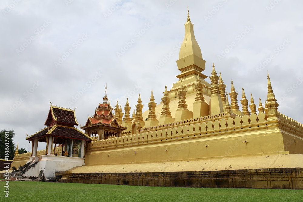 Naklejka premium That Luang Stupa Vientiane Laos
