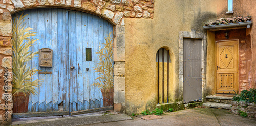 Roussillon facade