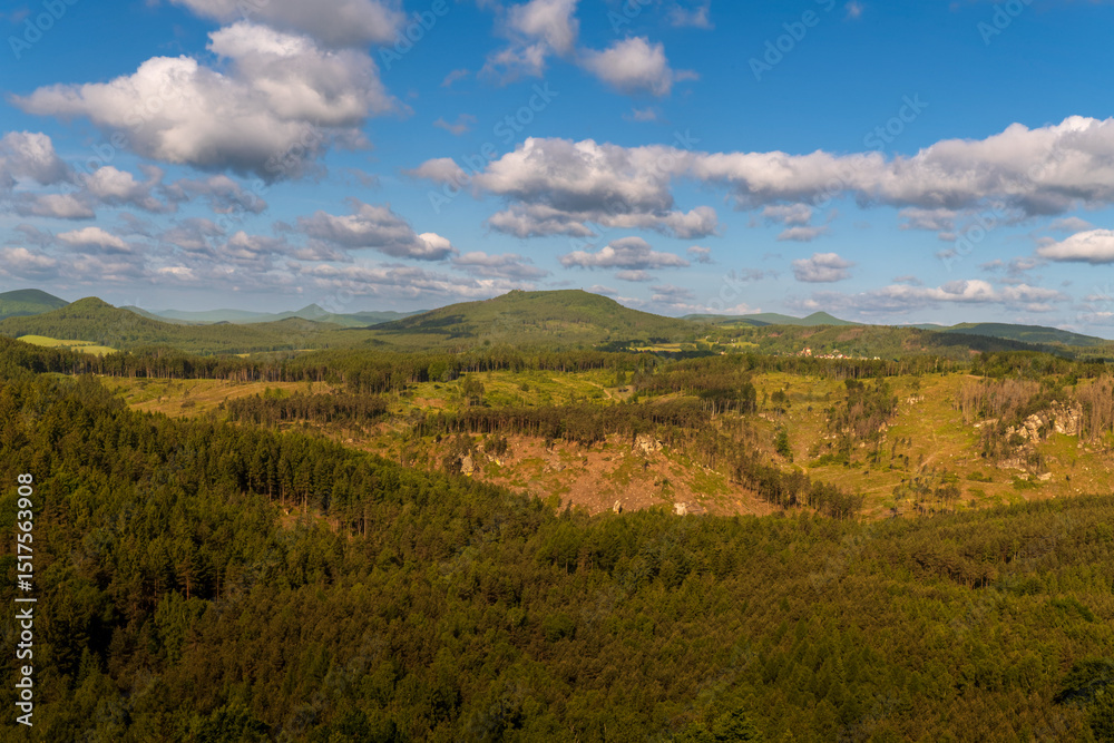 Obraz premium Landscape photography full of forests, rocks and paths