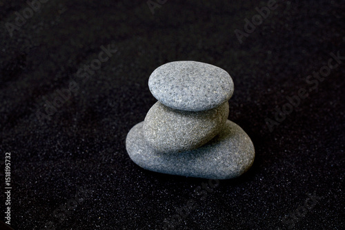 Sable volcanique noir - galets jardin zen photo