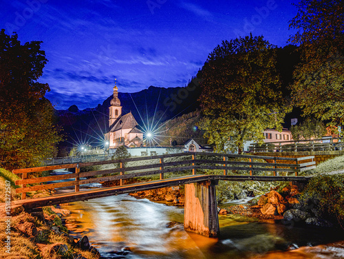 Kirche Ramsau bei Nacht