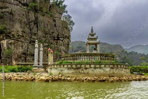 Tam Coc, la Baie d'Halong terrestre photo