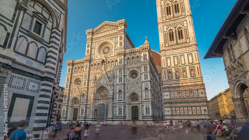Konstfotografi The front of The Basilica di Santa Maria del Fiore timelapse hyperlapse which is