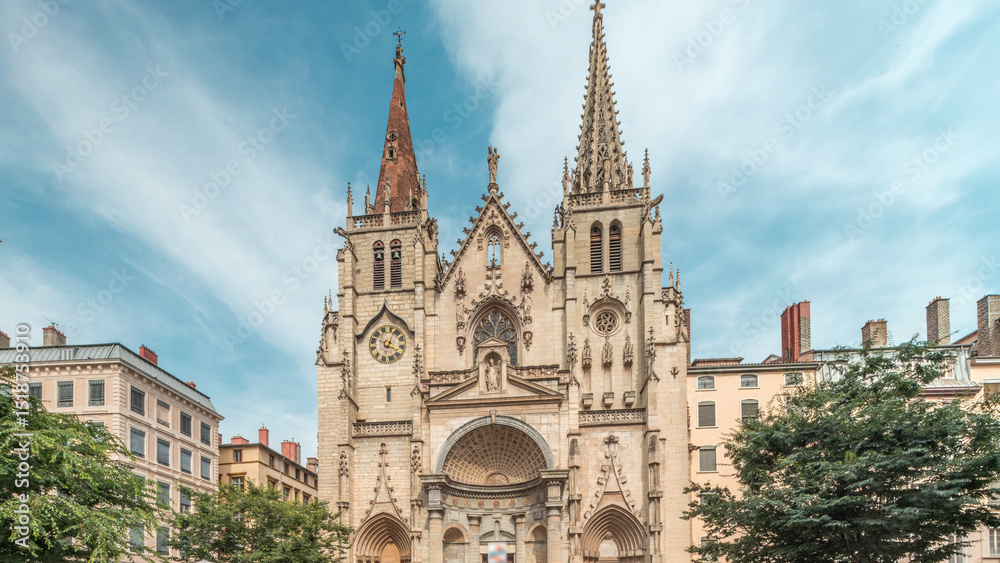 Fototapeta premium Hyperlapse of the Church of Saint-Nizier in the Presqu'ile district of Lyon, France.