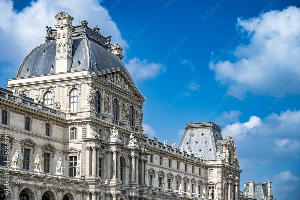 Obraz premium Louvre Museum Architectural Detail