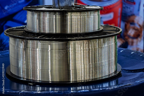 Εκτύπωση καμβά Industrial welding wire spools with shiny metal filament for automated fabrication