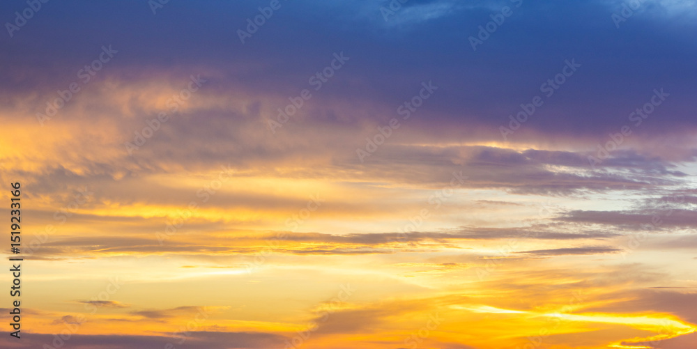 Fototapeta premium Sunset sky and evening glow