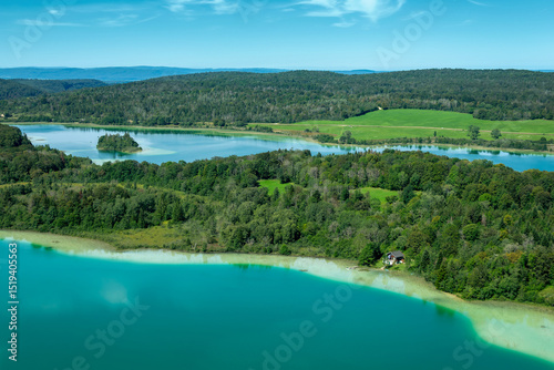 Foto Lakes in the Jura, scenic jurassic landscape view from Belvedere des Quatres Lac