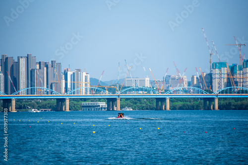 Photography 건설중인 서울, 한강 다리, 그리고 시원한 모터보터