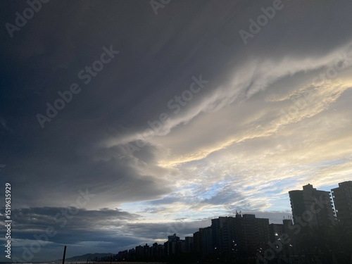 PRAIA GRANDE - NUVENS 