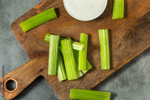 Green Raw Organic Celery Sticks