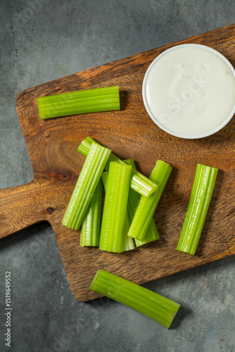 Green Raw Organic Celery Sticks