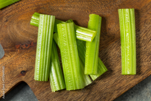 Green Raw Organic Celery Sticks