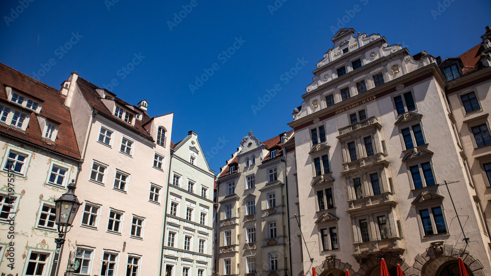 Fototapeta premium Munich strasse, historic building, urban city view, Bavaria,germany